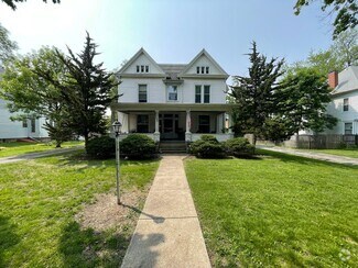 Building Photo - 1105 E Jefferson St