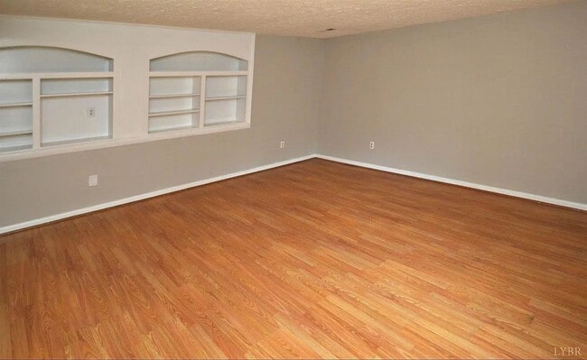 Living Room - 4204 Tremont St