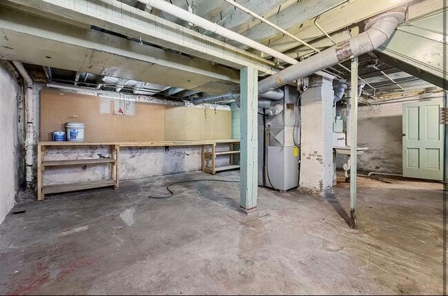 Foto del edificio - 2 bedroom, 1 bathroom house with 1 stall g...