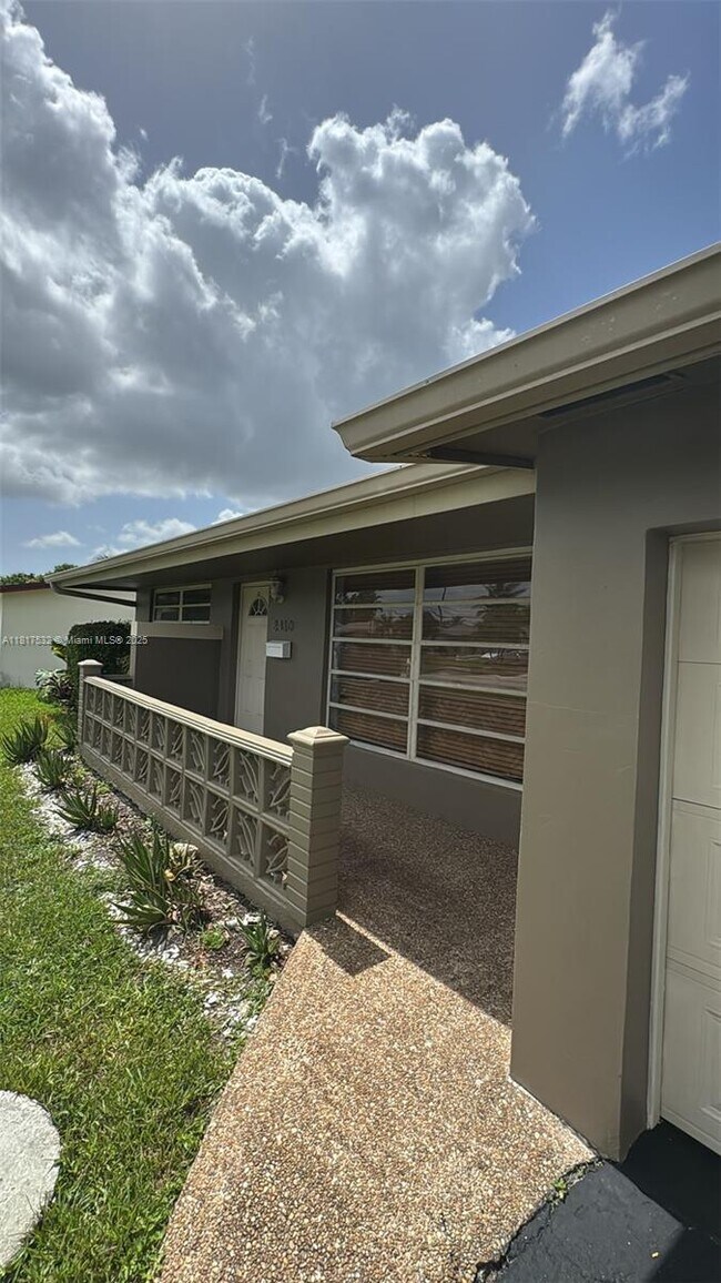 Foto del edificio - 8430 NW 25th Ct