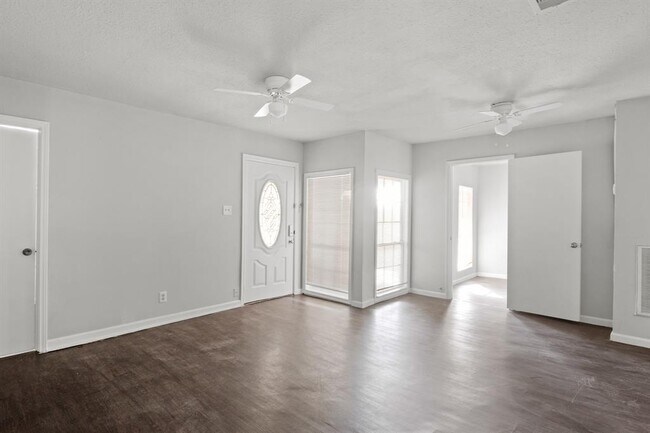 Foto del edificio - 2205 Marshall St