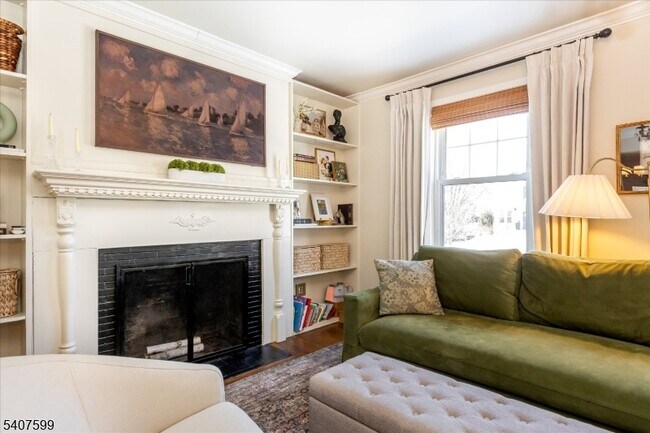 Building Photo - 348 Tichenor Ave