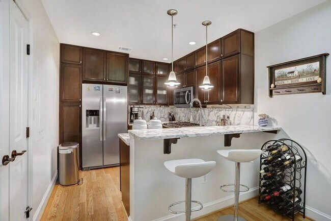 Foto del edificio - 1323 Clifton St NW