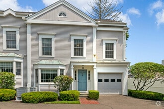 Building Photo - 82 Seminary St
