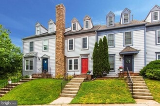 Building Photo - 44022 Laceyville Terrace