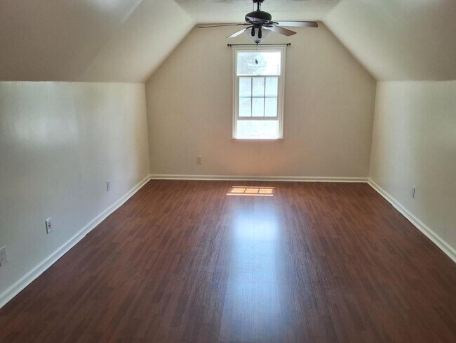 Foto del edificio - 7620 Hammersley Rd