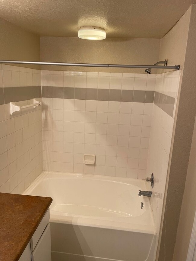 Building Photo - The Greens - 4221