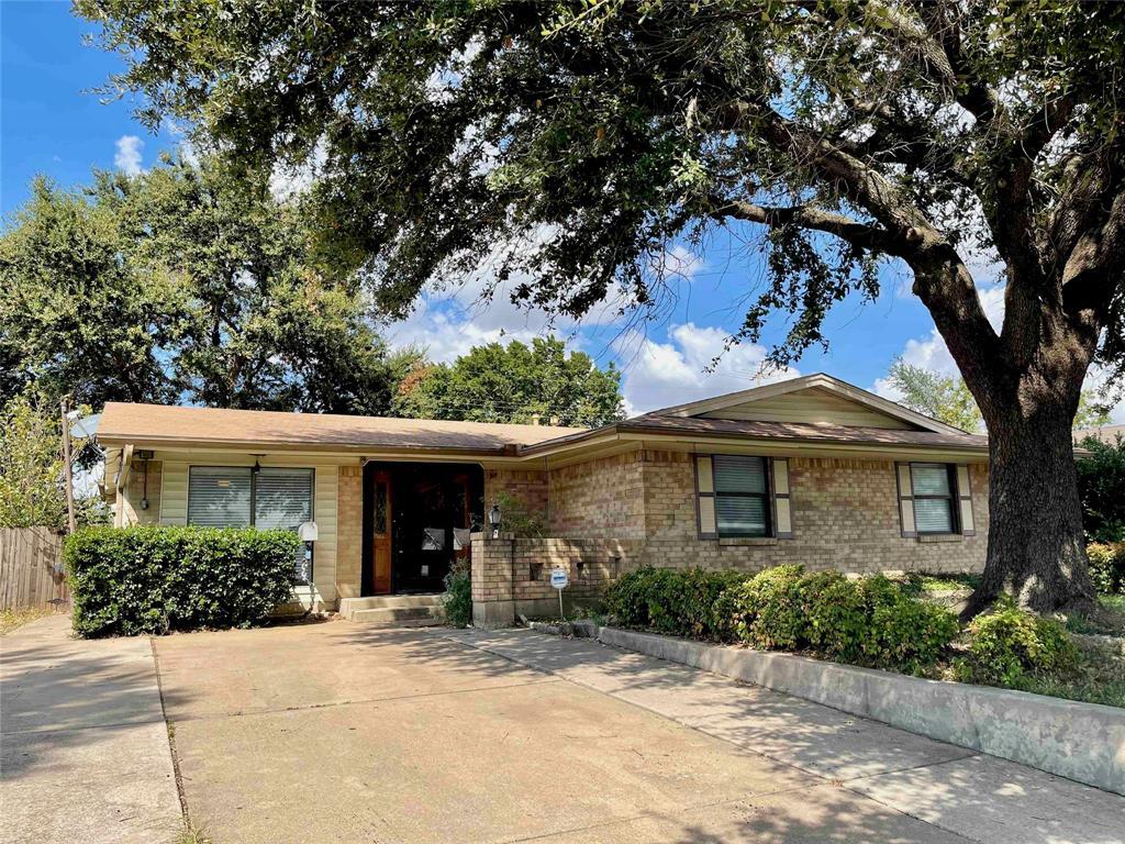 Primary Photo - 3905 Yellowstone St