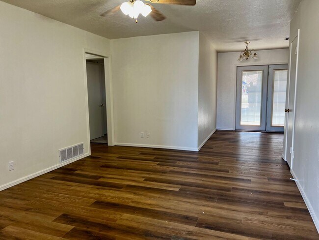 Foto del edificio - 1420 Beaumont St