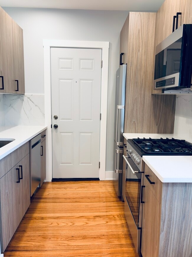 Foto del edificio - 5060 N Wolcott Ave