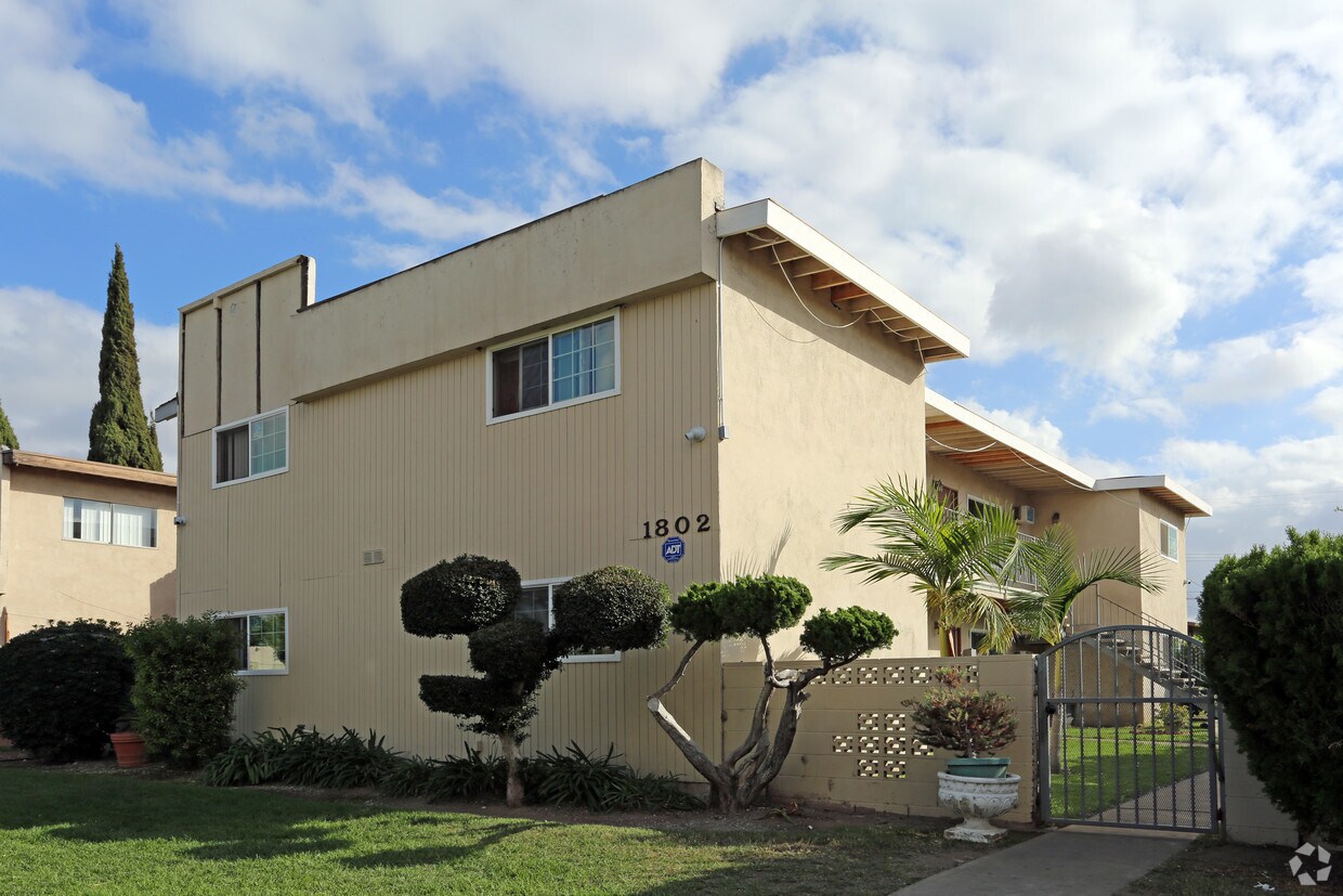 Primary Photo - 1802 E Wilson Ave