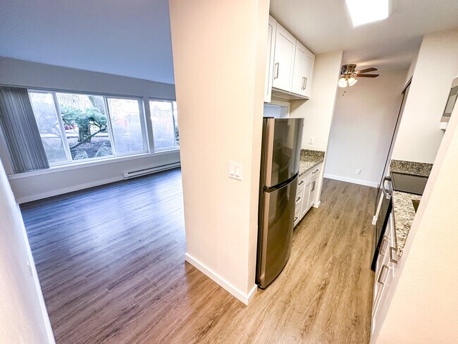 Foto del edificio - 433 Belmont Ave E