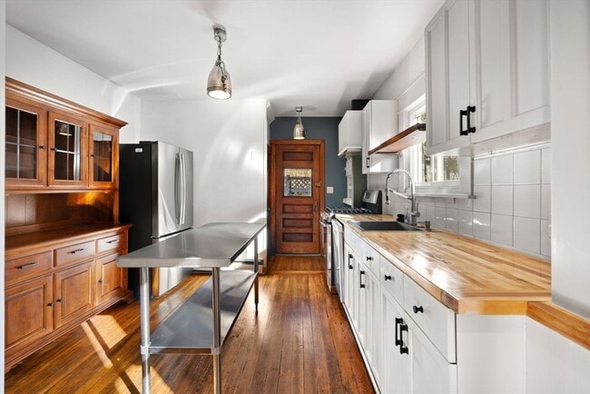 Building Photo - 23 Brayton Rd