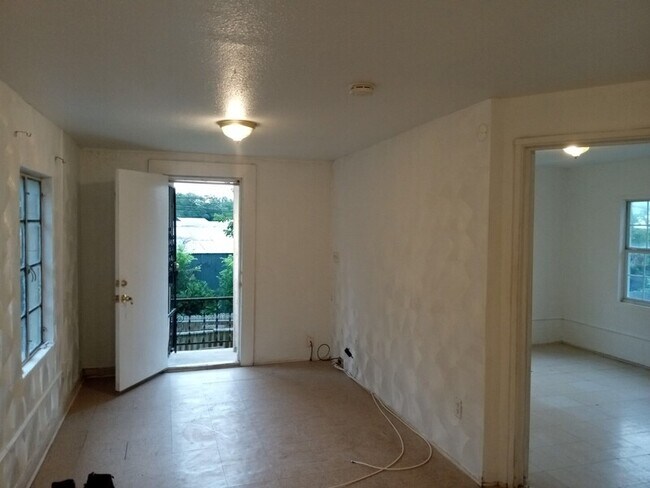 Foto del edificio - 106 Southway Dr