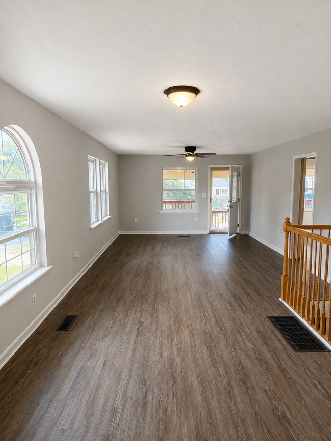 Building Photo - 218 Glass Ave