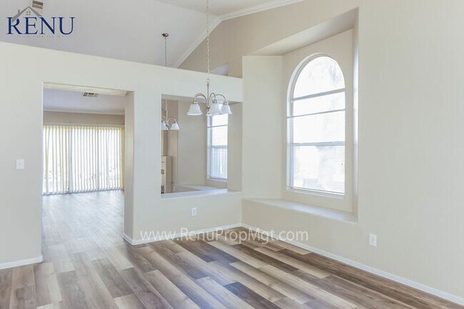 Foto del edificio - Available NOW! Beautiful 3 Bedroom Home in...