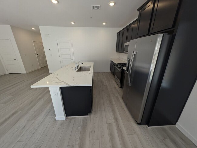 Building Photo - 3339 Rocky Waters Ave