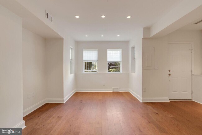 Foto del edificio - 1707 6th St NW