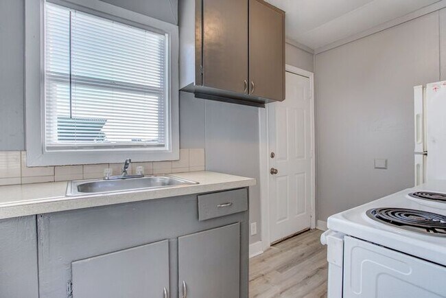 Foto del edificio - Beautiful 1 bed/ 1 bath ready for you to c...