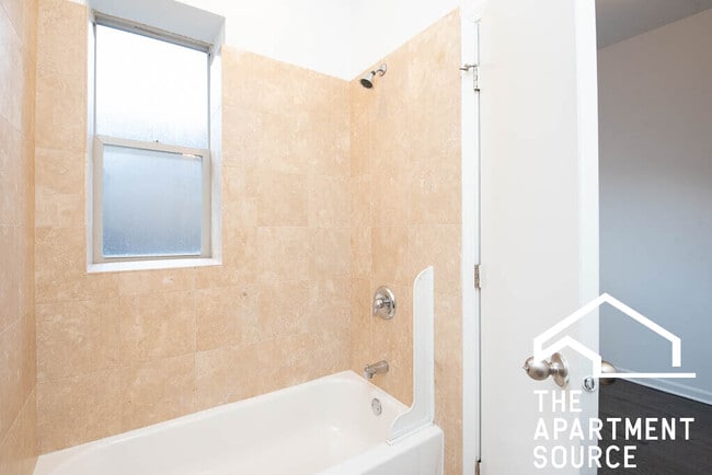 Foto del edificio - 5054 N Winthrop Ave