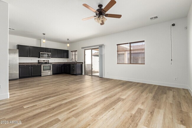 Building Photo - 7007 W Mercer Ln