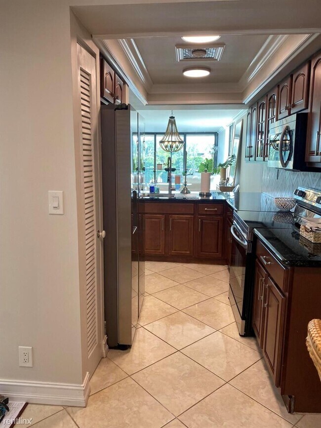 Foto del edificio - 2 br, 2 bath Condo - 13 Royal Palm Way Uni...