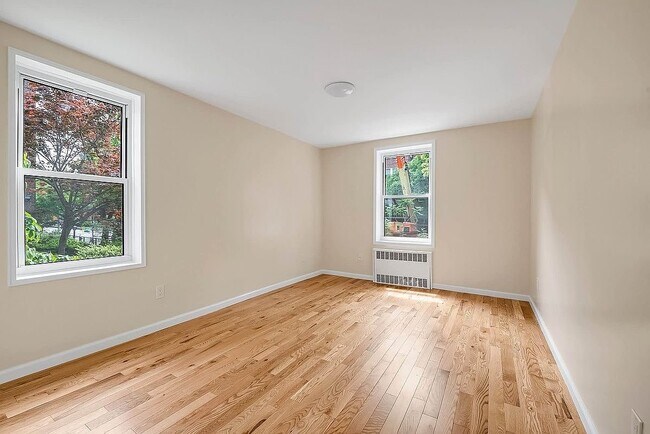 Foto del edificio - 1730 E 14th St