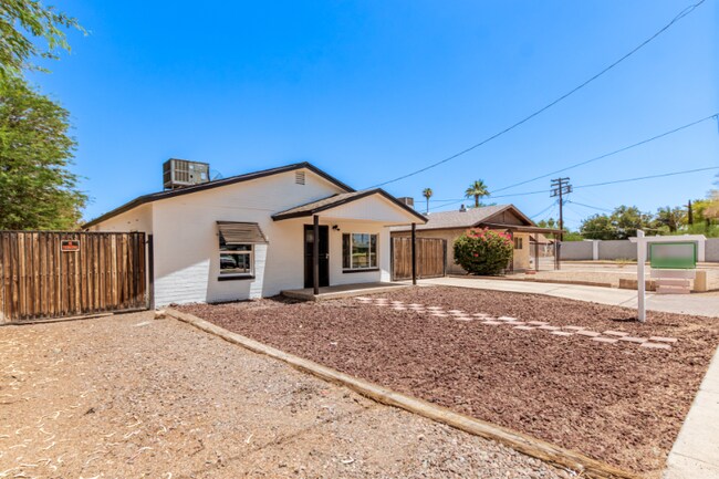 Foto del edificio - 5960 W Gardenia Ave