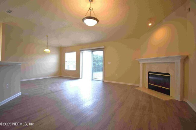 Building Photo - 9338 Prosperity Lake Dr