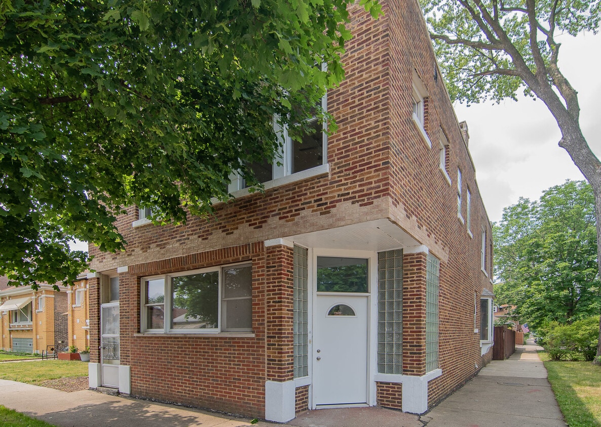 2500 Clarence Ave, Berwyn, IL 60402 House Rental in Berwyn, IL