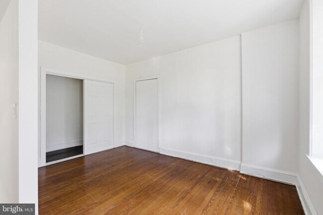 Building Photo - 5939 Drexel Rd