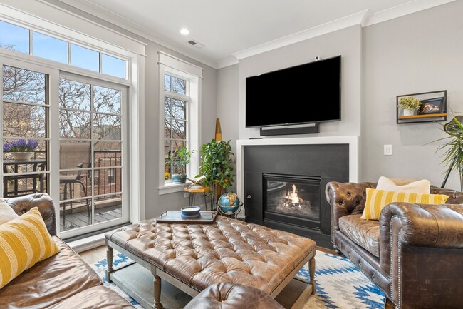 Foto del edificio - 707 W Buckingham Pl