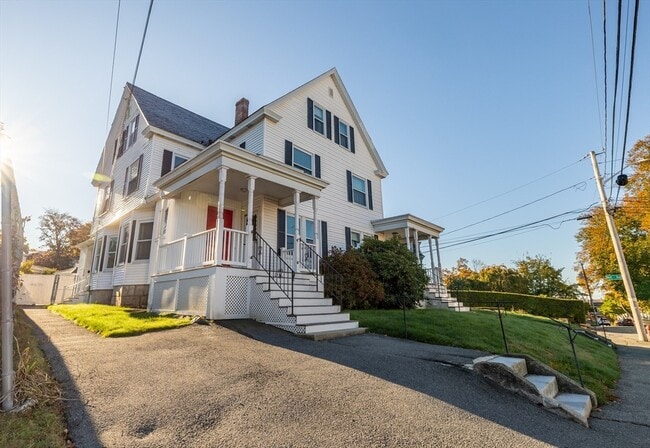 Building Photo - 151 Methuen St