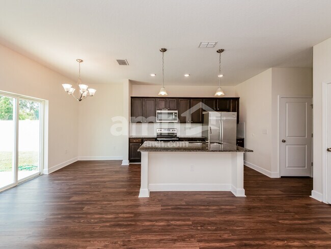 Foto del edificio - 4659 Reisswood Lp