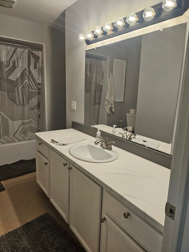 Building Photo - 1622 Rivers Edge