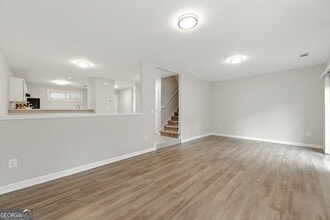 Building Photo - 2017 Oak Park Ln
