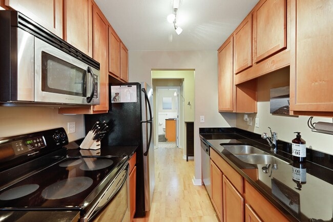 Building Photo - 2706 Humboldt Ave S
