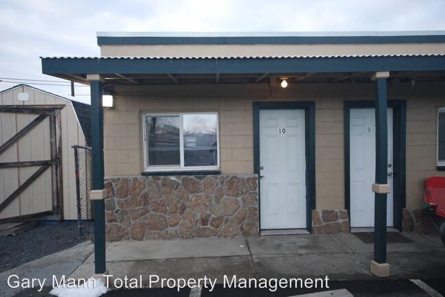 2128 W Broadway Ave Unit 10 Moses Lake Wa 98837 Condo For Rent Primary Photo 2128 W Broadway Ave
