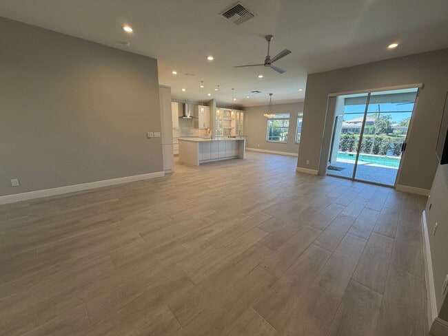 Building Photo - ANNUAL RENTAL - 3 BED / 2 BATH POOL HOME IN AUTUMN WOODS