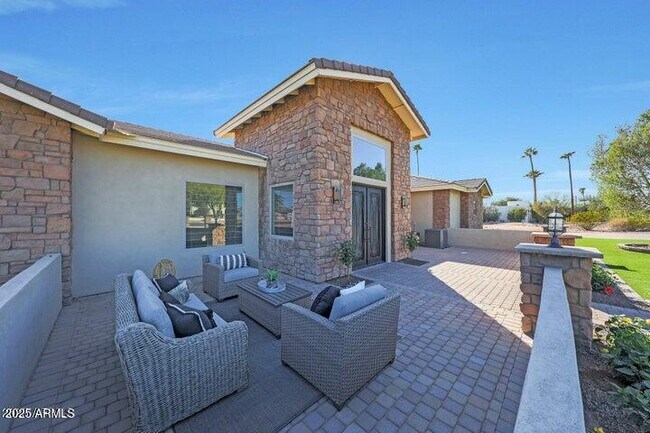 Foto del edificio - 6615 E Shea Blvd