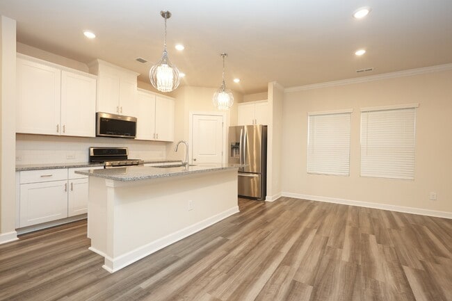 Building Photo - 12412 Larue Ln