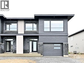 Building Photo - 461 Denis St