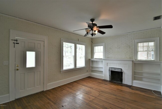 Building Photo - 4512 Astral St