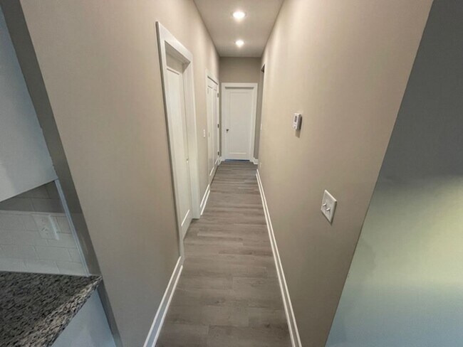 Foto del edificio - 2755/57 S Greenleaf Cir