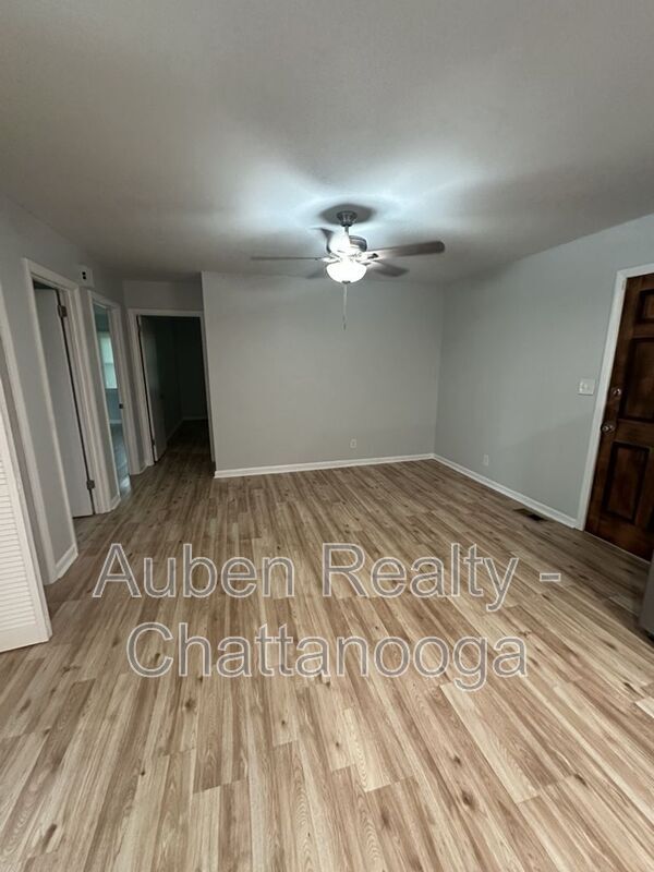 Building Photo - 229 Clift View Drive