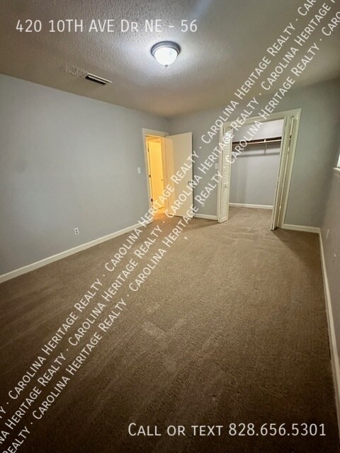 Foto del edificio - 420 10th Ave Dr NE