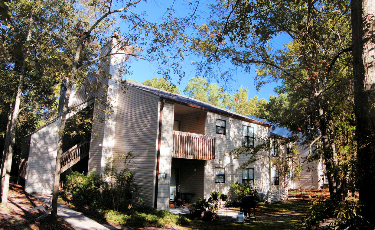 Primary Photo - Quail Forest Apartments