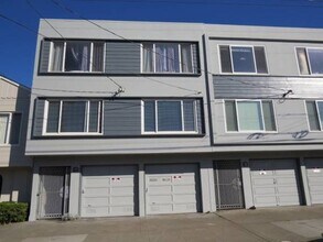 Building Photo - 1580-1582-1582 28th Ave