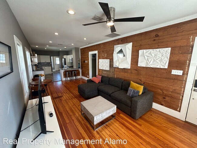 Foto del edificio - 2 br, 2 bath House - 1427 Burnet Street