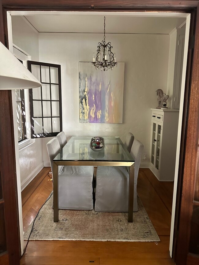 333-6 Diningroom - 333 N Sycamore Ave